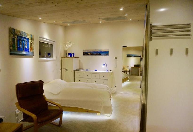 Queens Sea View B&b 10