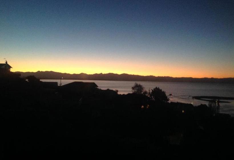 Queens Sea View B&b 12