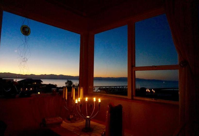 Queens Sea View B&b 14