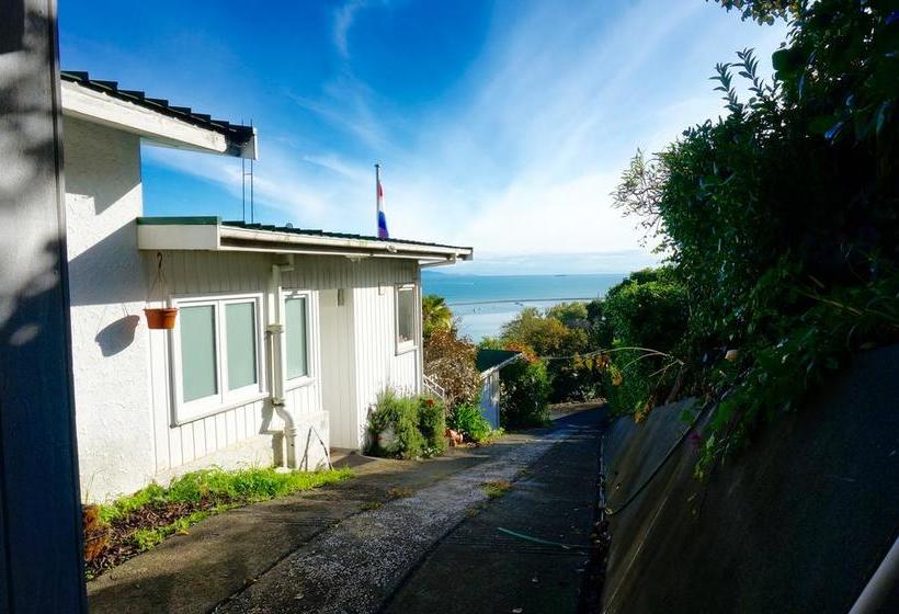 Queens Sea View B&b 6