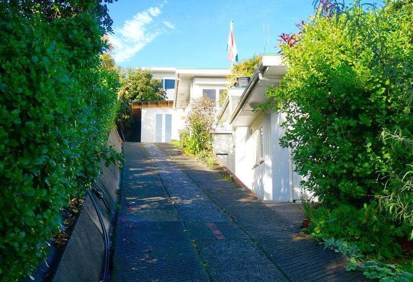 Queens Sea View B&b 7