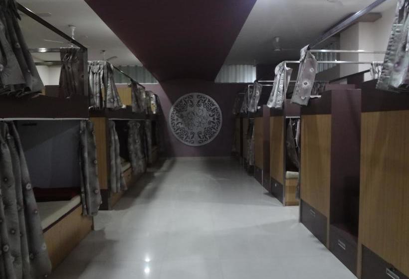 Hostel In&out Dormitory 8