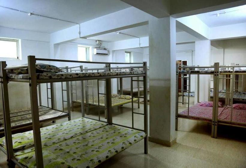 Hotel Pearl View Residency