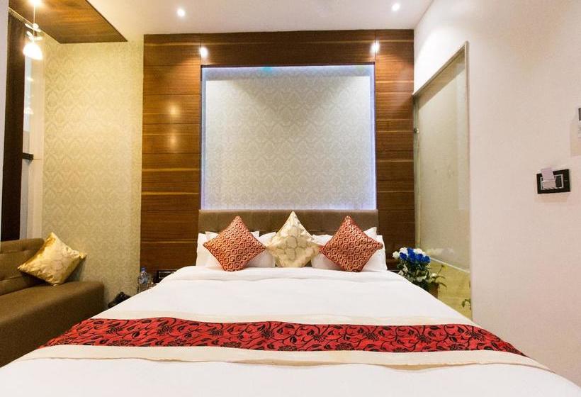 Hotel Oyo Premium New Market 12