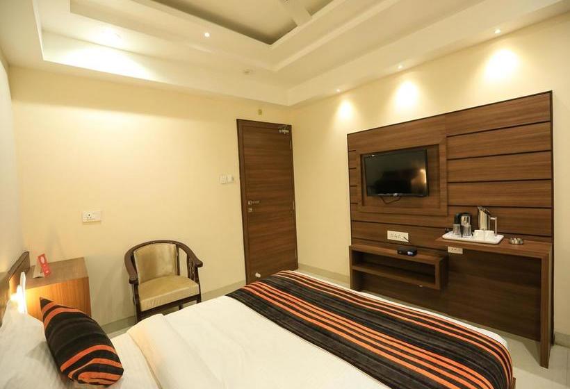 Hotel Oyo Premium New Market 15