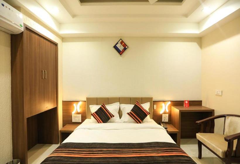Hotel Oyo Premium New Market 16