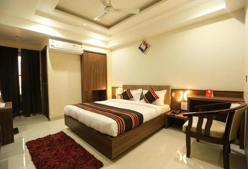 Hotel Oyo Premium New Market 2