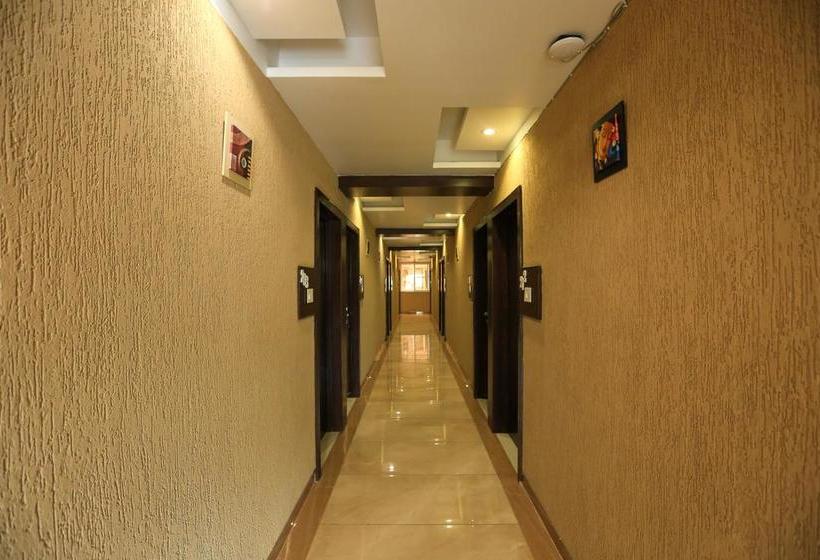 Hotel Oyo Premium New Market 20