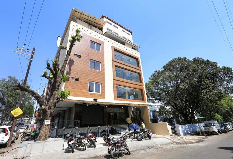 Hotel Oyo Premium New Market 3