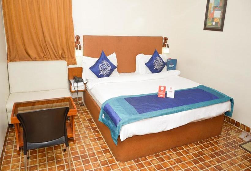 Hotel Oyo Rooms Mvp Colony Sector 1 11