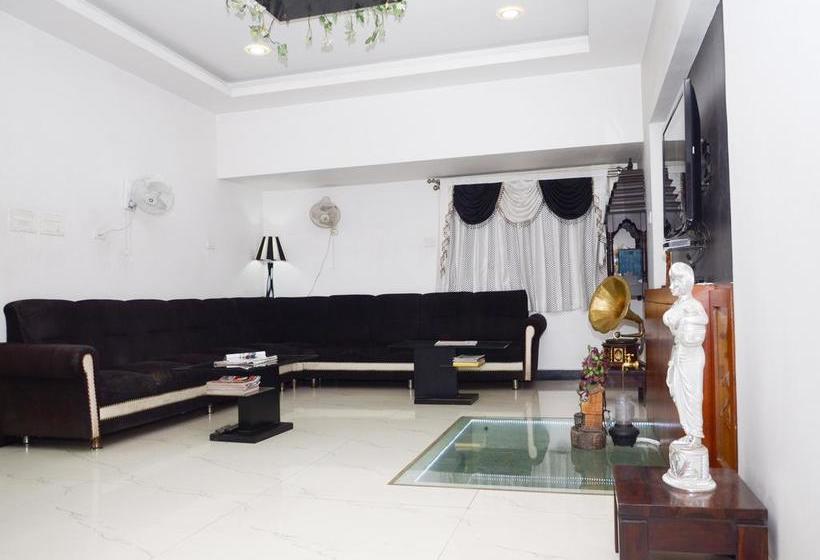 Hotel Oyo Rooms Mvp Colony Sector 1 2