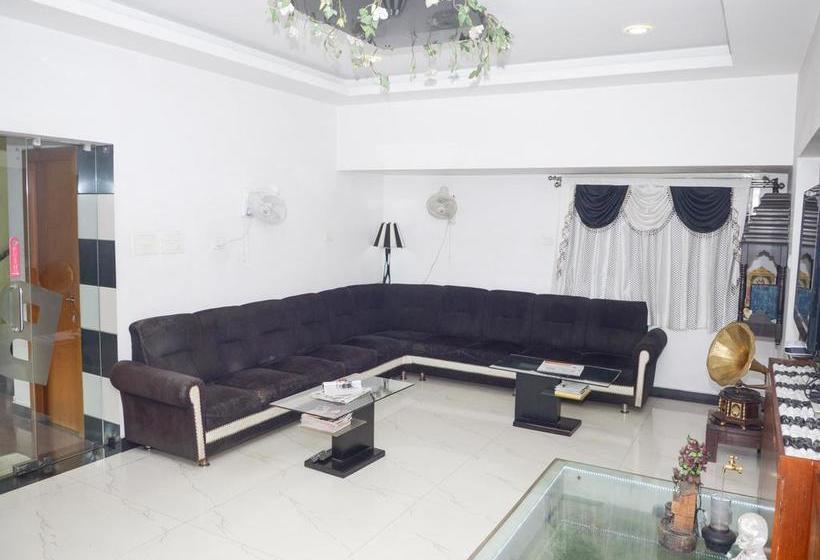 Hotel Oyo Rooms Mvp Colony Sector 1 3