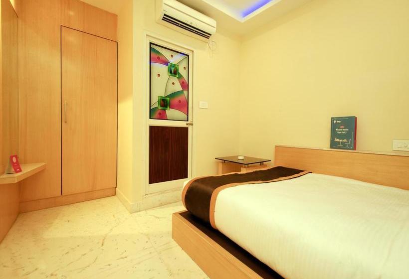 Hotel Oyo Premium Barabazar Mahatma Gandhi Road 17
