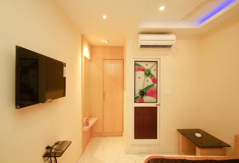 Hotel Oyo Premium Barabazar Mahatma Gandhi Road 18