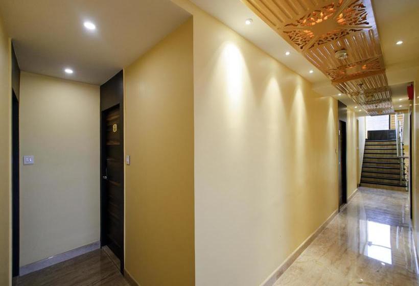 Hotel Oyo Premium Barabazar Mahatma Gandhi Road 8