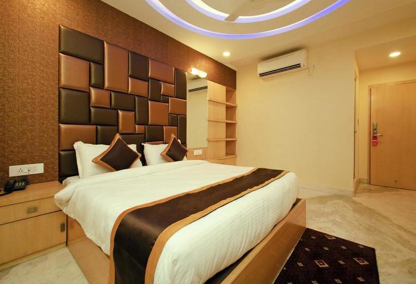 Hotel Oyo Premium Barabazar Mahatma Gandhi Road 9