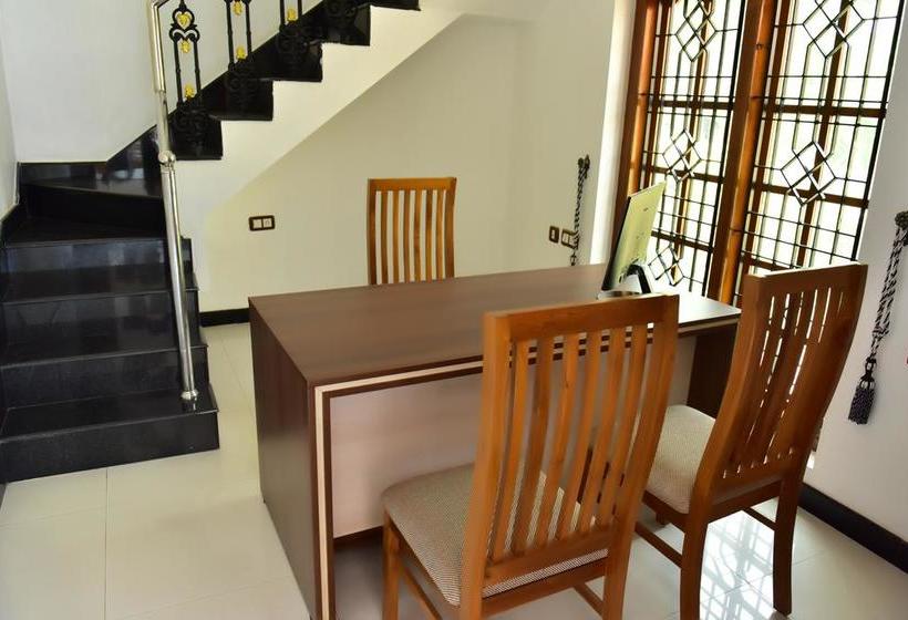 Bed and Breakfast Malar Homes 13