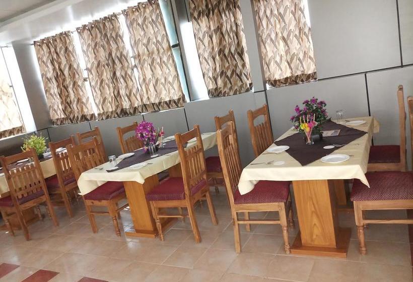 Hotel The Golden Sunrise 10