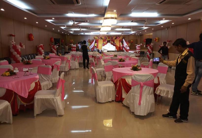 Hotel The Golden Sunrise 14