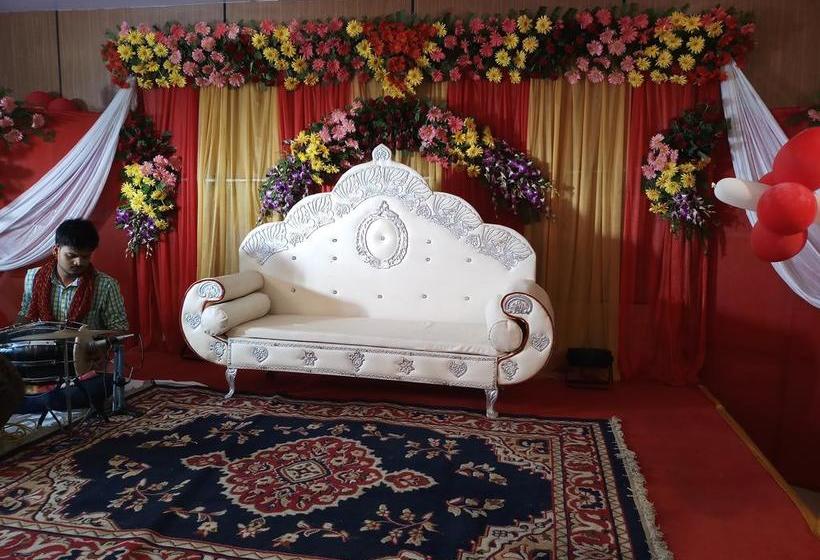 Hotel The Golden Sunrise 16