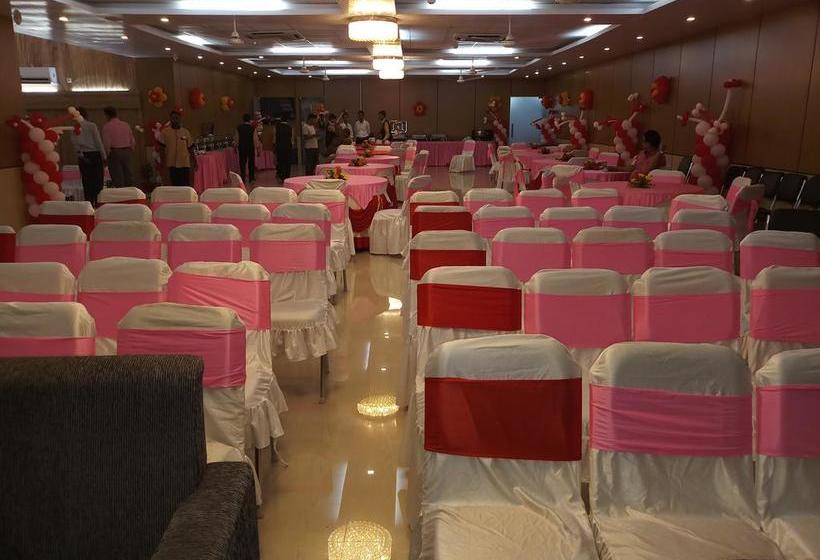 Hotel The Golden Sunrise 19