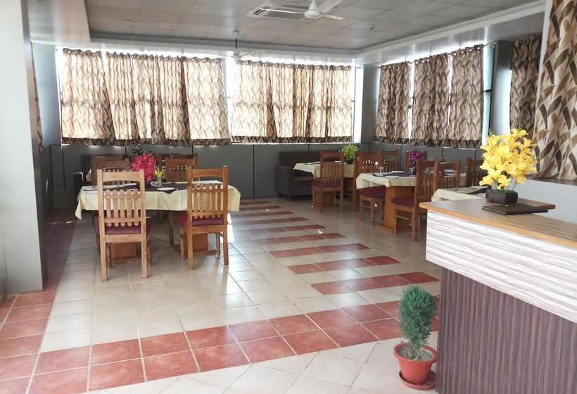 Hotel The Golden Sunrise 8