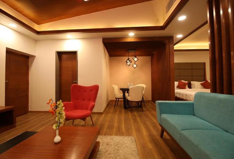 Motel The Village Resort 8