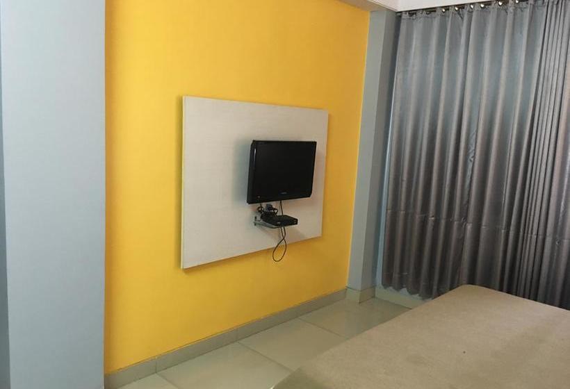 Hotel Aashish Deluxe 11