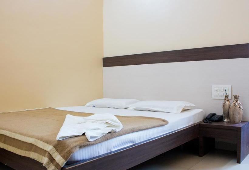 Hotel Aashish Deluxe 13