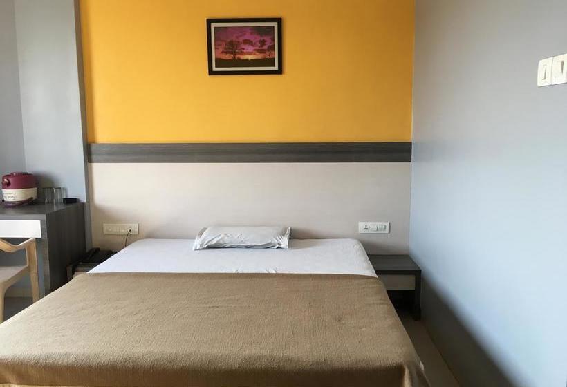 Hotel Aashish Deluxe 14