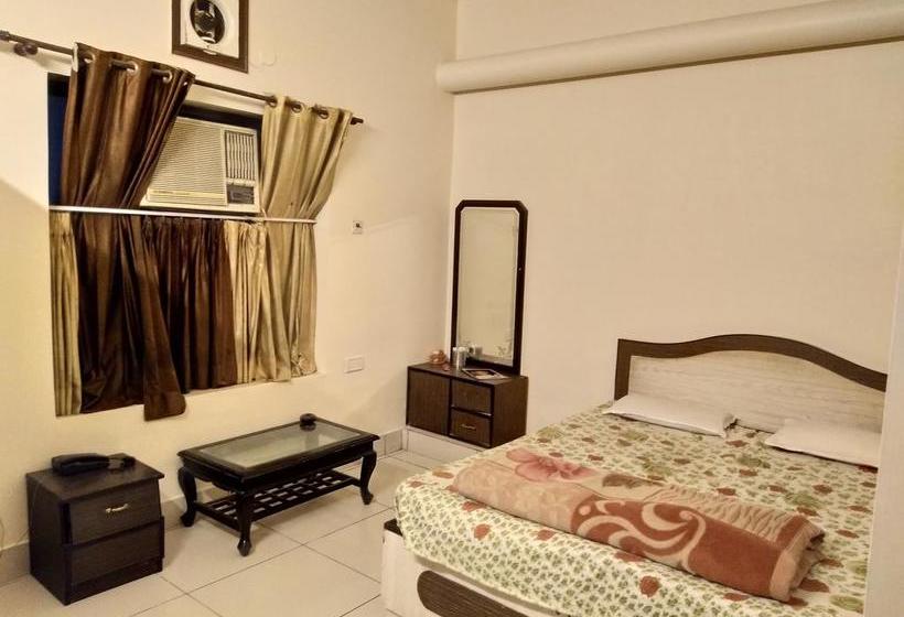 Hotel Jhilmil Dhaba 1