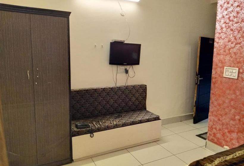 Hotel Jhilmil Dhaba 7