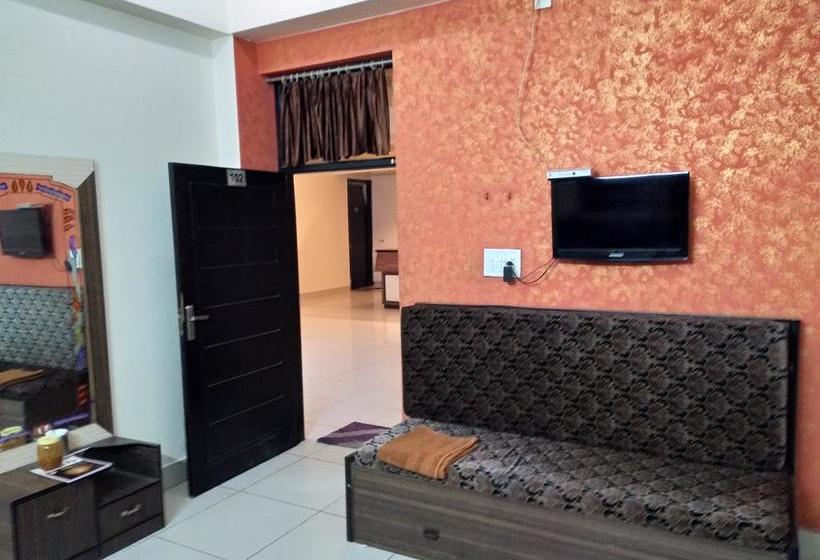 Hotel Jhilmil Dhaba 8