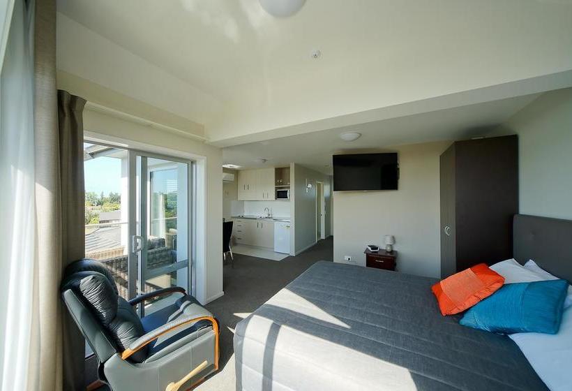 Coastal Ridge Motel 6