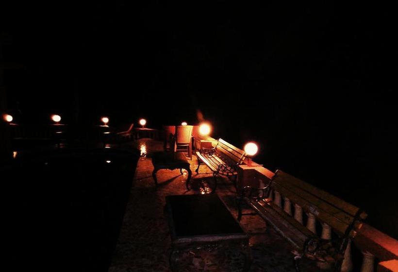 A Date With Me Boutique Hotel Bar @ Restaurant 8