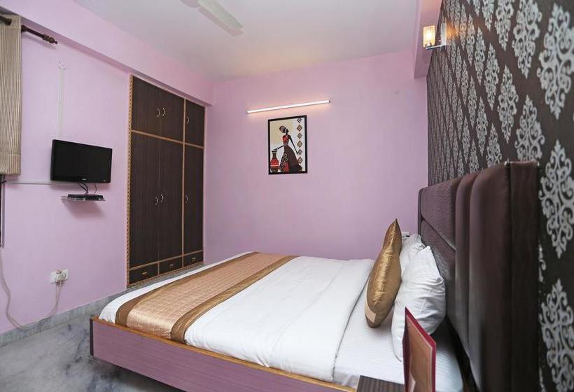 Hotel Savera Retreat 11