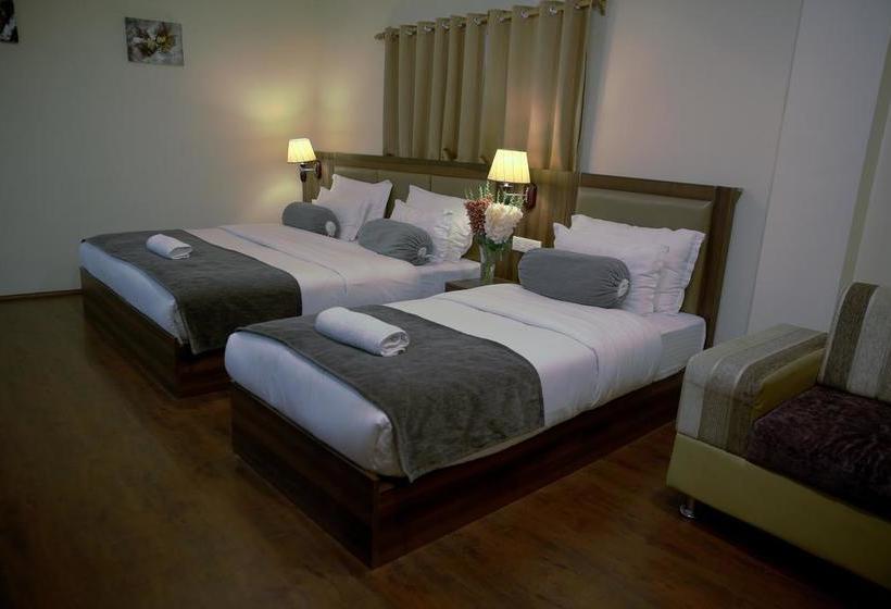 Hotel Amba Regency 1