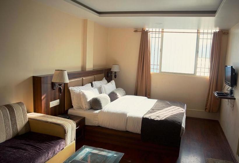 Hotel Amba Regency 13