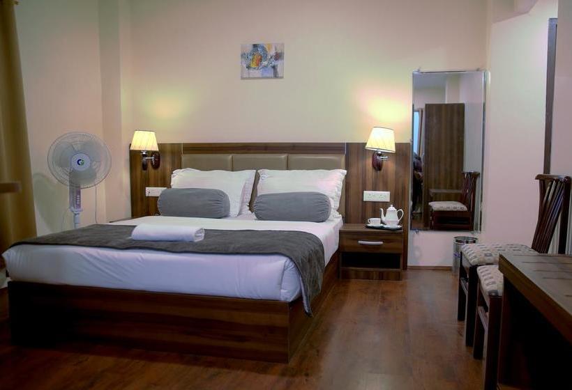 Hotel Amba Regency 14