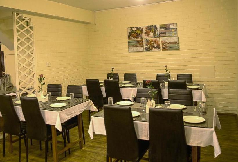 Hotel Amba Regency 17