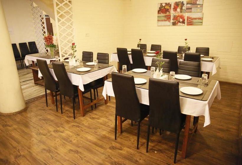 Hotel Amba Regency 18