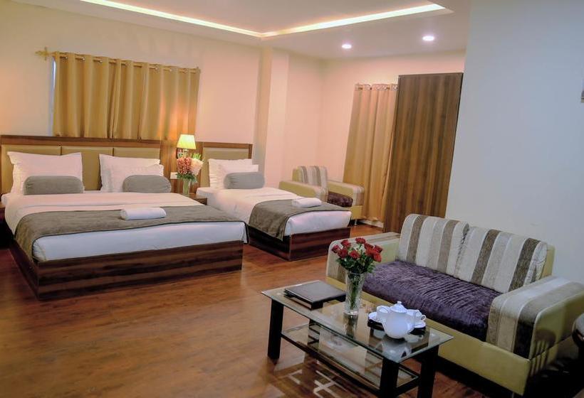 Hotel Amba Regency 4