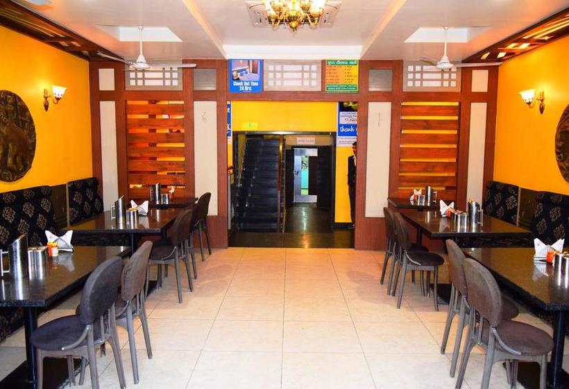 Hotel Chandragupta 19