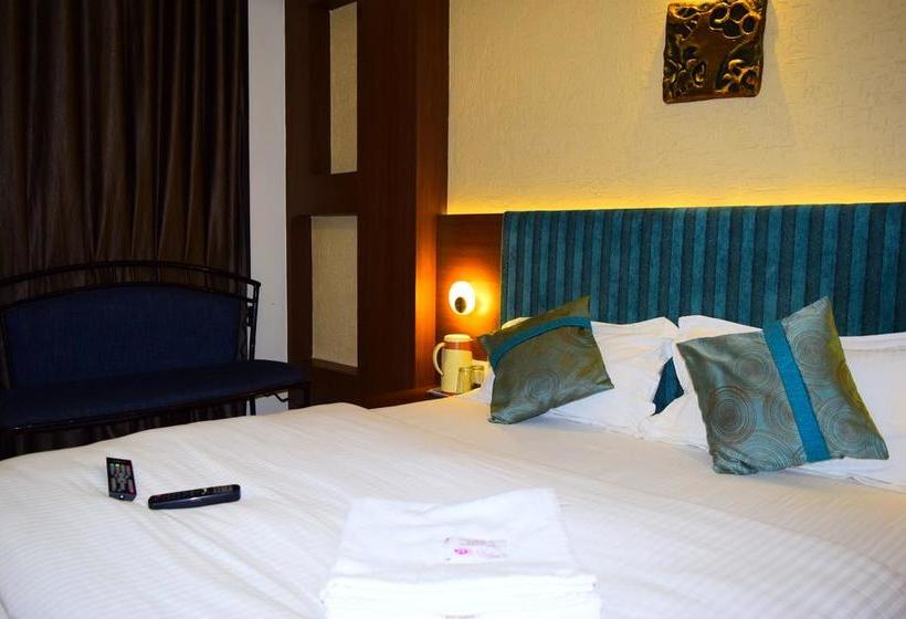 Hotel Chandragupta 3