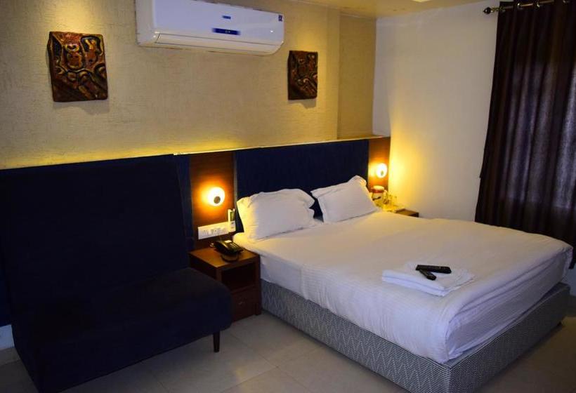 Hotel Chandragupta 4