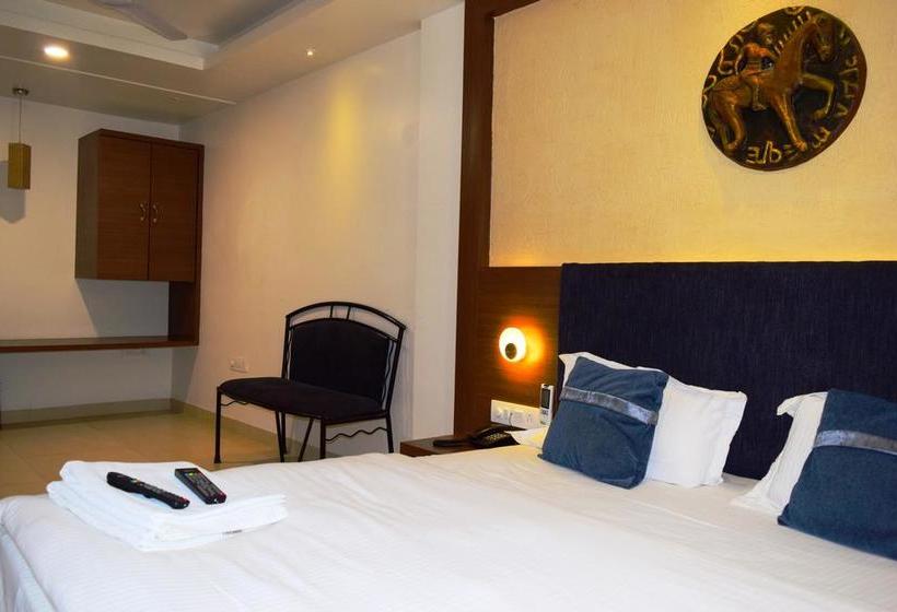 Hotel Chandragupta 5