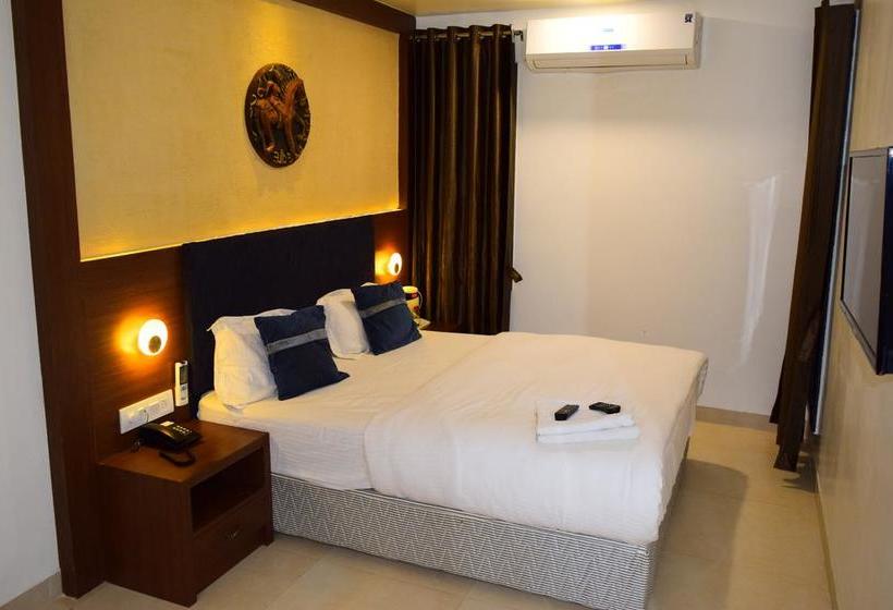 Hotel Chandragupta 8