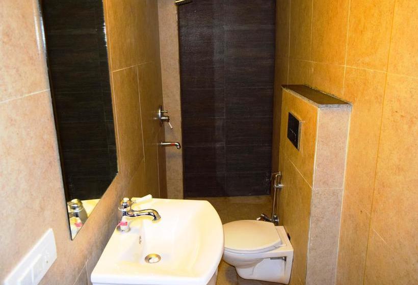 Hotel Chandragupta 9