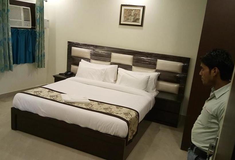 Hotel U S Executive Suites 8