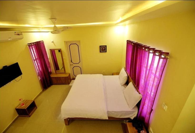 Hotel Chandravilas Inn 12